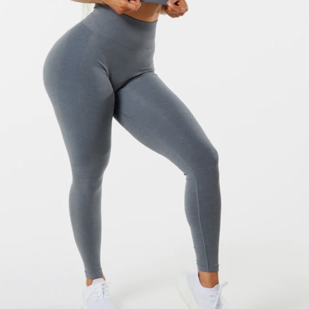 NWT alphalete amplify titanium XS
